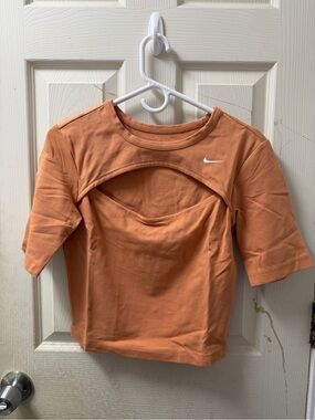 ๐งก Nike Orange Cutout Crop Top